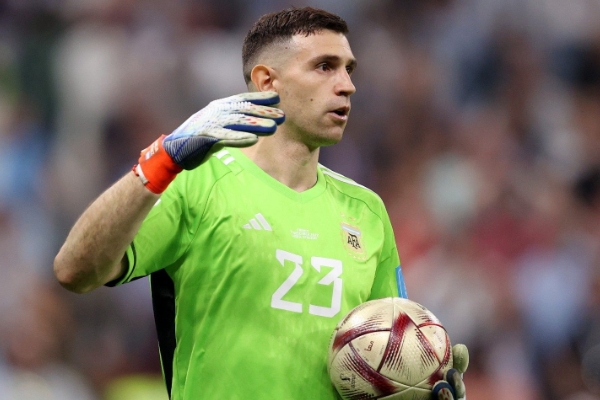 莫佩調(diào)侃撞傷萊諾成就大馬?。骸半y道他不應(yīng)該對(duì)我心存感激嗎？”